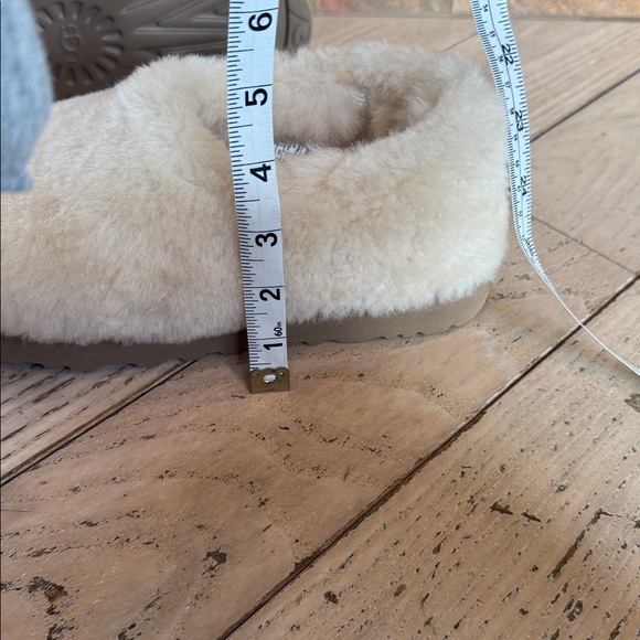 UGG CLASSIC COZY BOOTIE NATURAL SHEEPSKIN ANKLE SUGAR SOLE SLIPPER SIZE 7 WOMEN - Picture 11 of 13